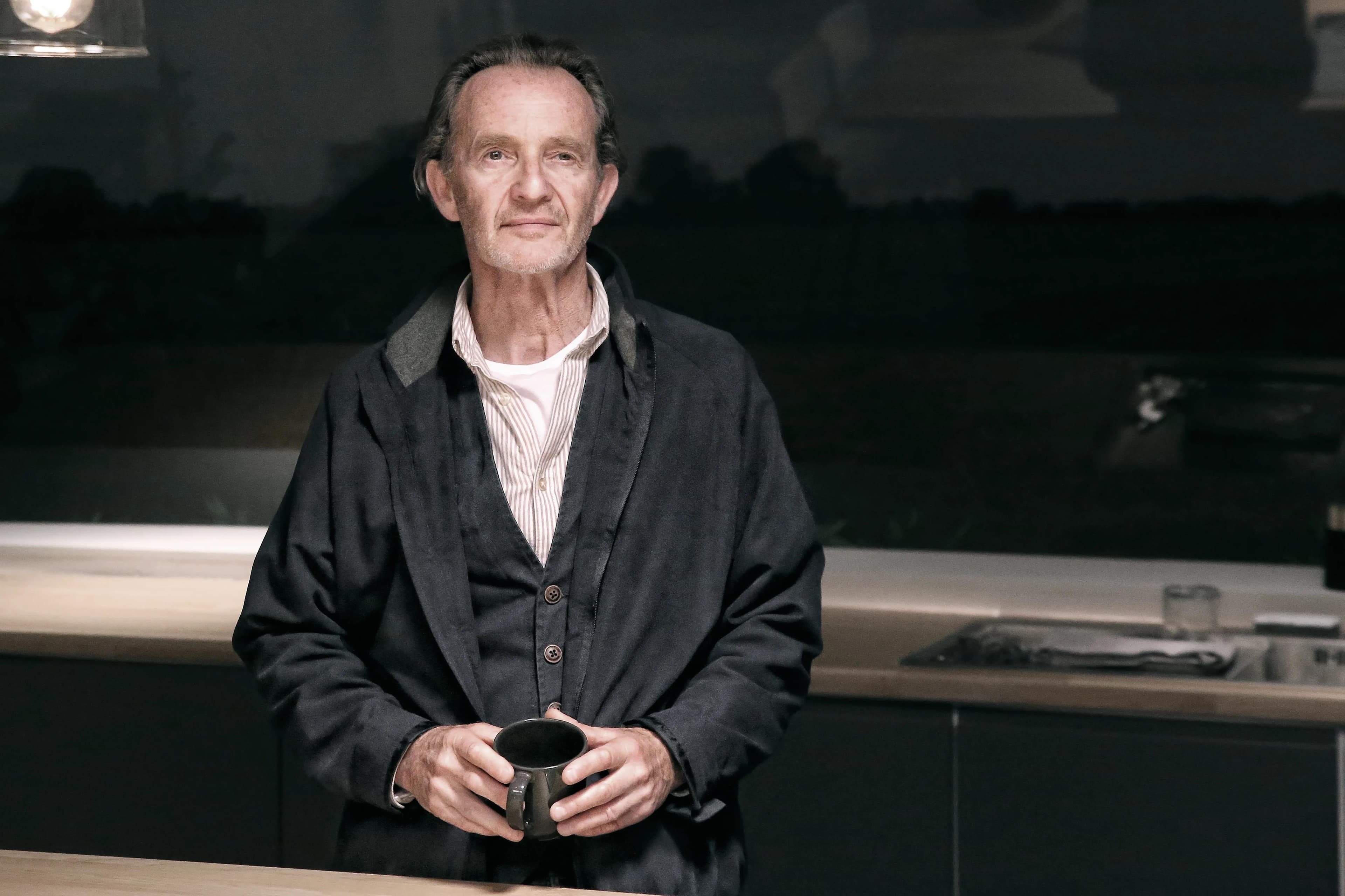 Fotografia di scena ufficiale per il film Gatecrash di Goldfinch Production con Anton Lesser